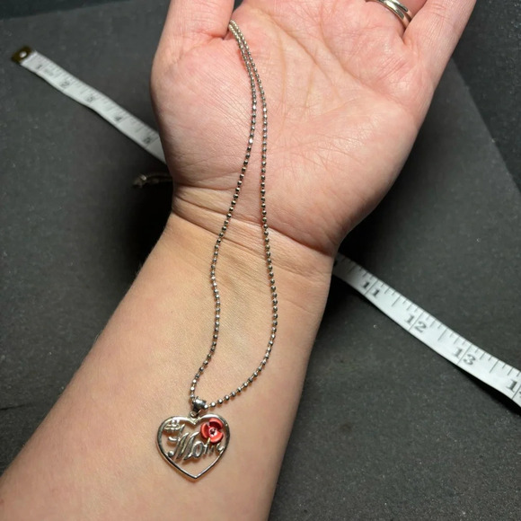 Sterling Silver 925 #1 Mom Heart Shaped Pendant On A 24 Inch sterling Bead Chain - Picture 6 of 6